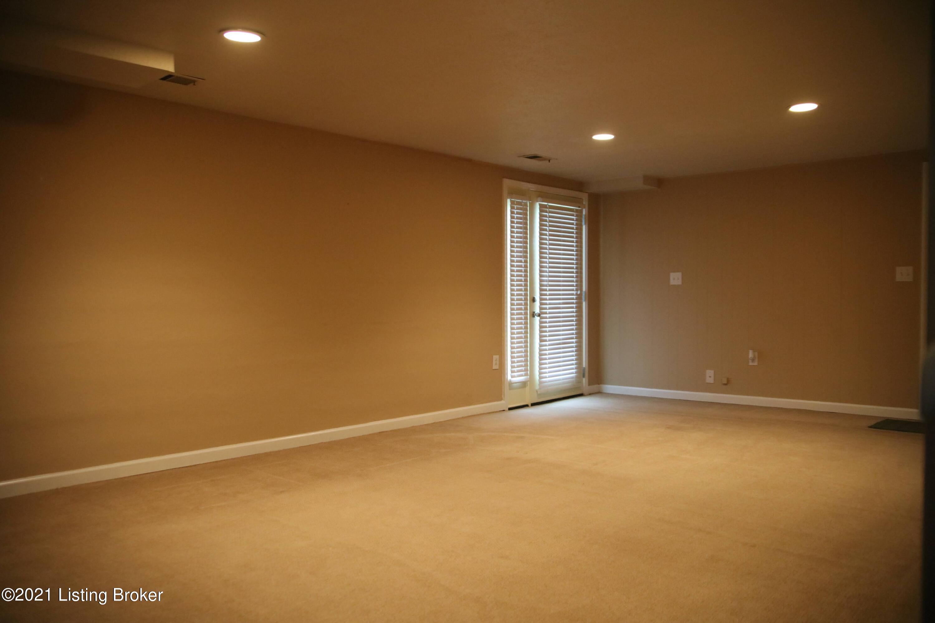 1552 Knight Road Louisville, KY 40216 - Photo 28 of 41 201A9382