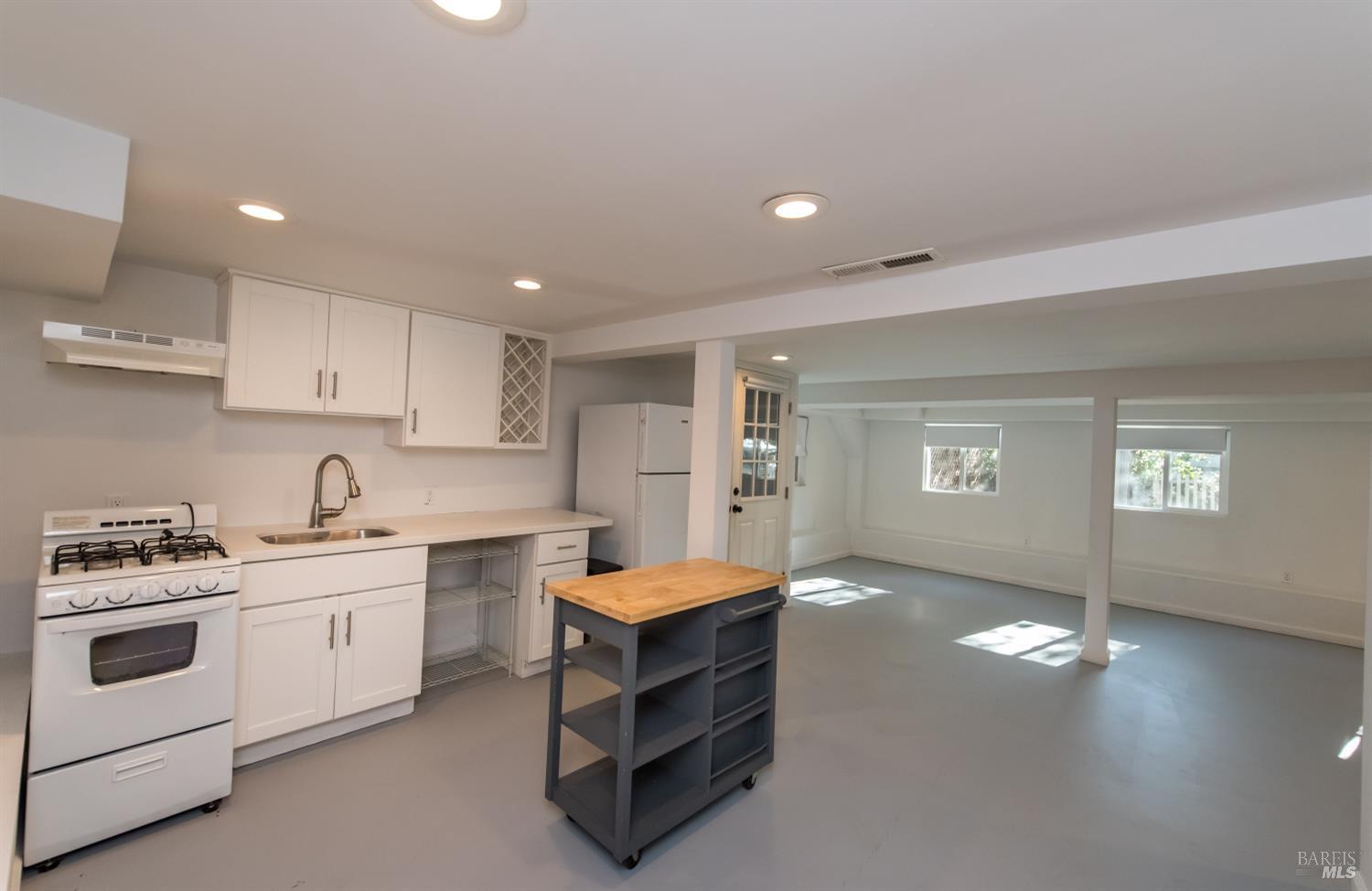 300 West 8th Street Santa Rosa, CA 95401 - Photo 30 of 39 Downstairs kitchen
