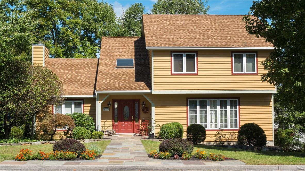 1320 SUNNY RIDGE WITH LEVEL ENTRY FROM THE STREET