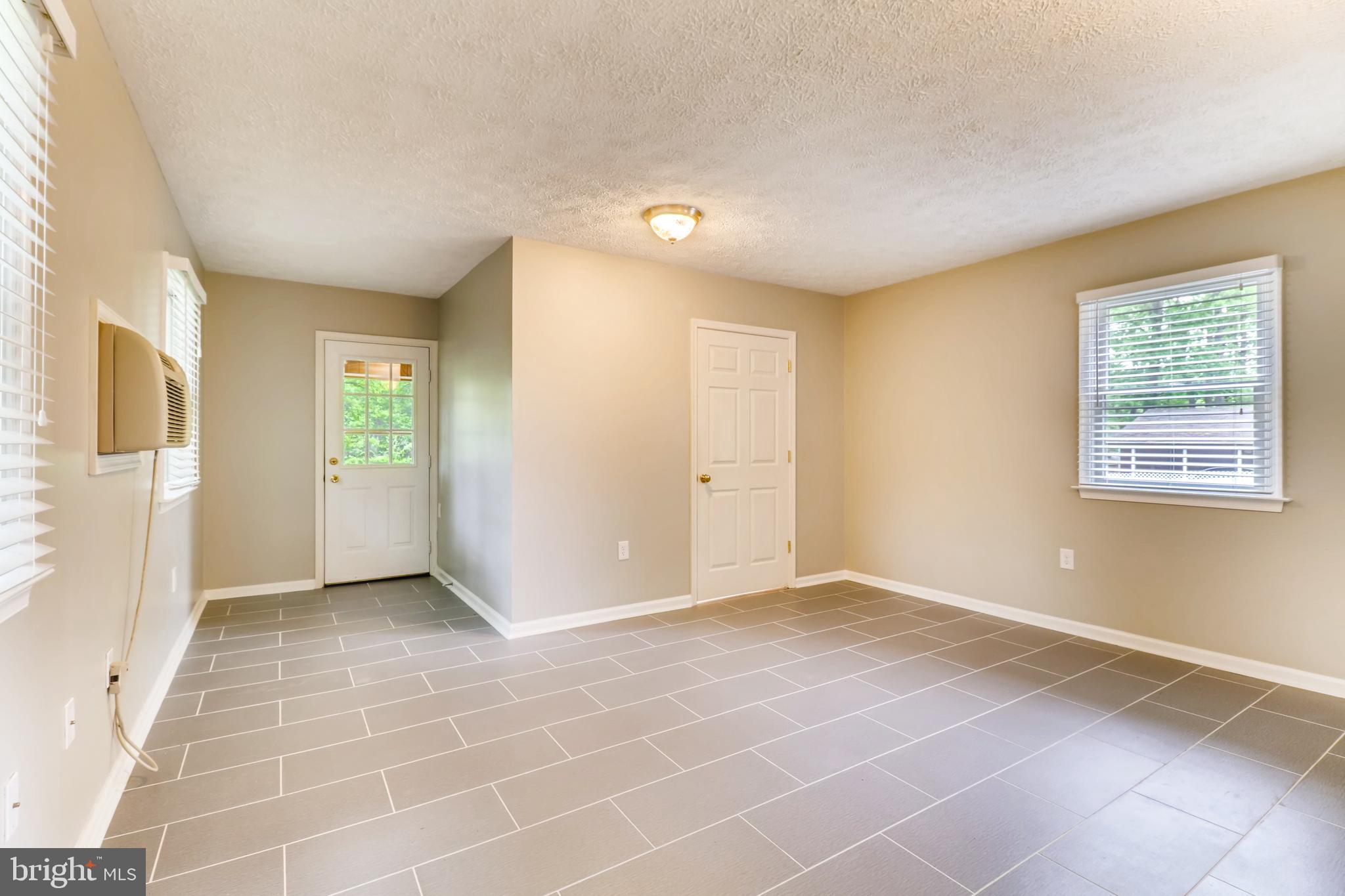 5810 Gambrill Road White Marsh, MD 21162 - Photo 4 of 33 Gallery Image 4