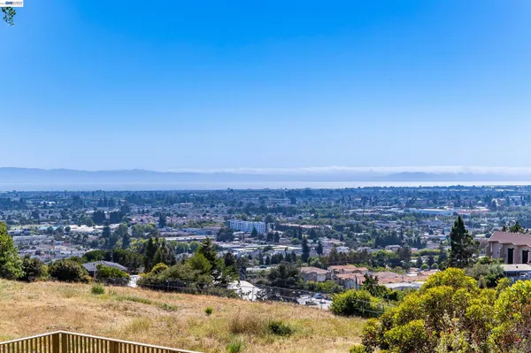 $485,000 | 2505 Miramar Avenue, Unit 114, Castro Valley, CA 94546
