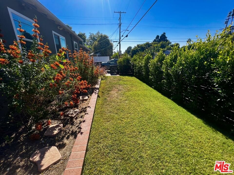 5757 Vesper Avenue Van Nuys, CA 91411 - Photo 24 of 26 a view of a garden
