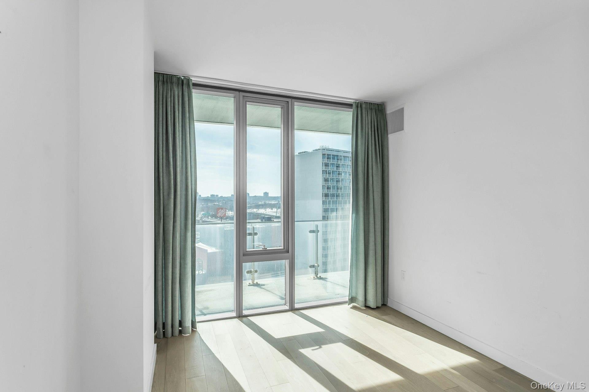 131-01 40 Road, Unit 17V Queens, NY 11354 - Photo 17 of 49