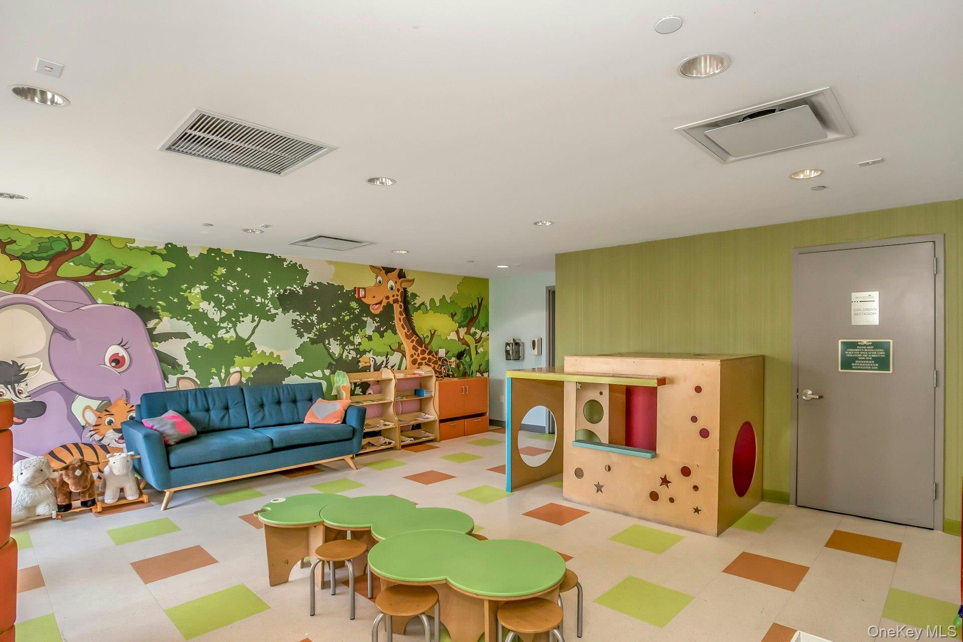 131-01 40 Road, Unit 17V Queens, NY 11354 - Photo 28 of 49