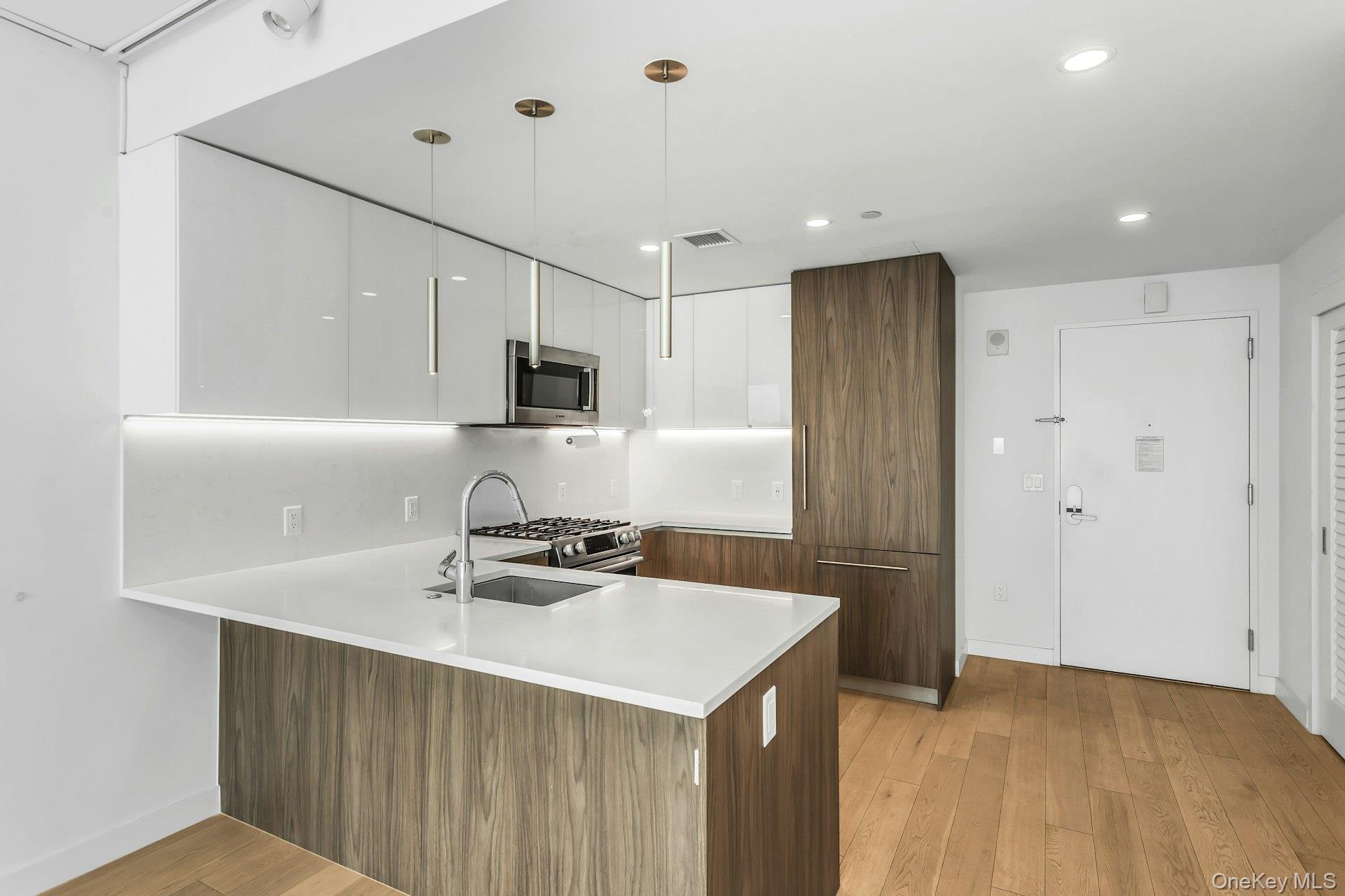 131-01 40 Road, Unit 17V Queens, NY 11354 - Photo 9 of 49