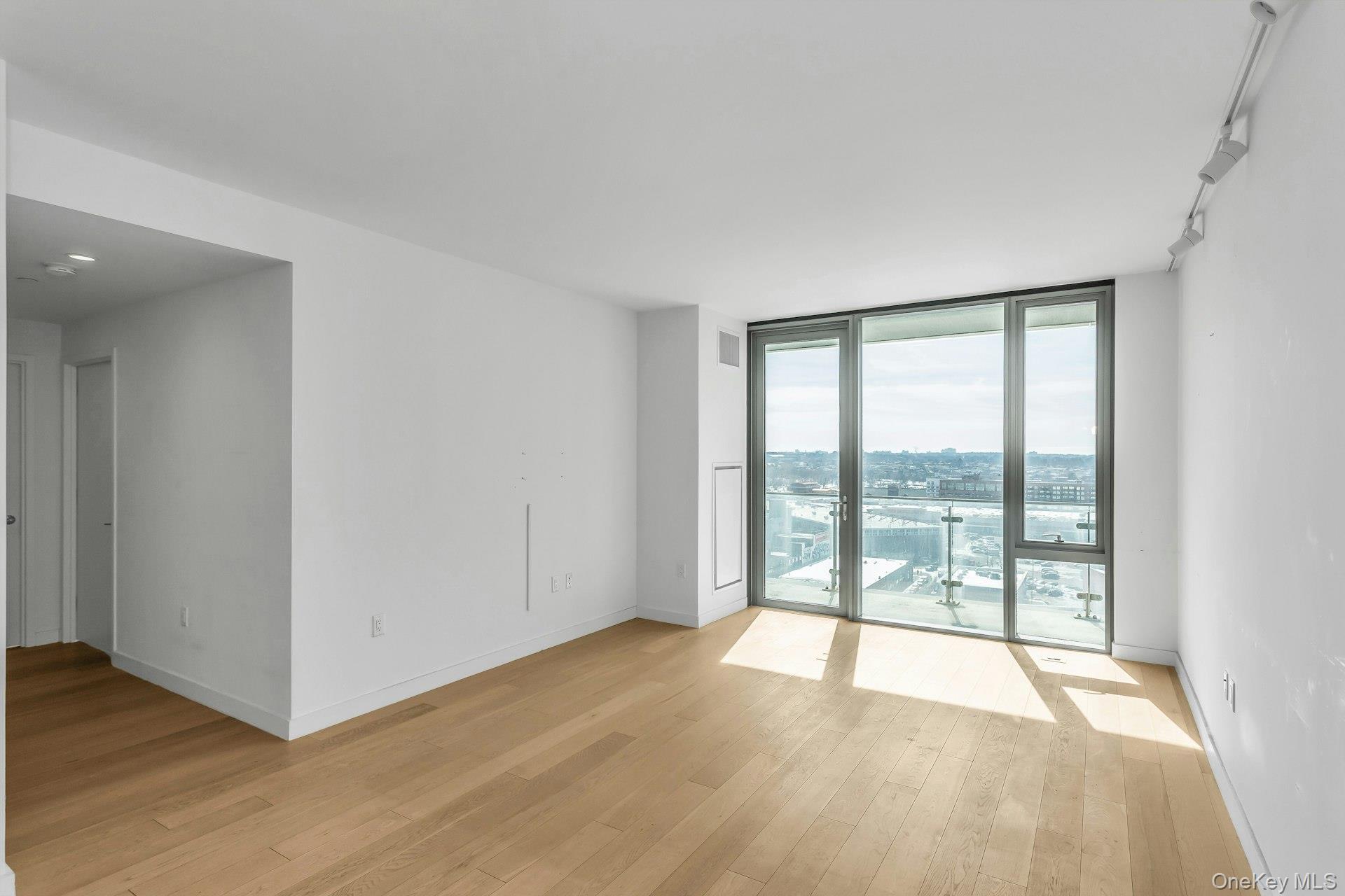 131-01 40 Road, Unit 17V Queens, NY 11354 - Photo 10 of 49