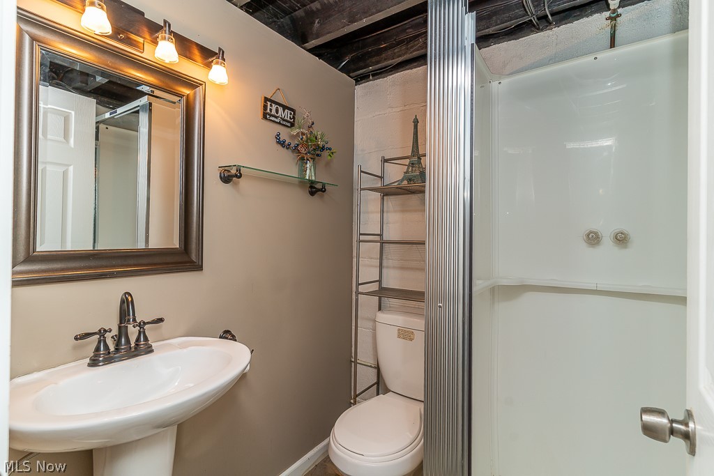 1663 Edgefield Road Lyndhurst, OH 44124 - Photo 26 of 33