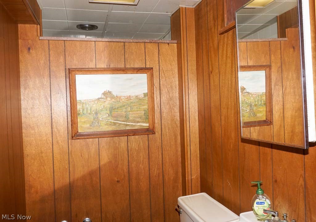 4249 Stilmore Road Cleveland, OH 44121 - Photo 30 of 35