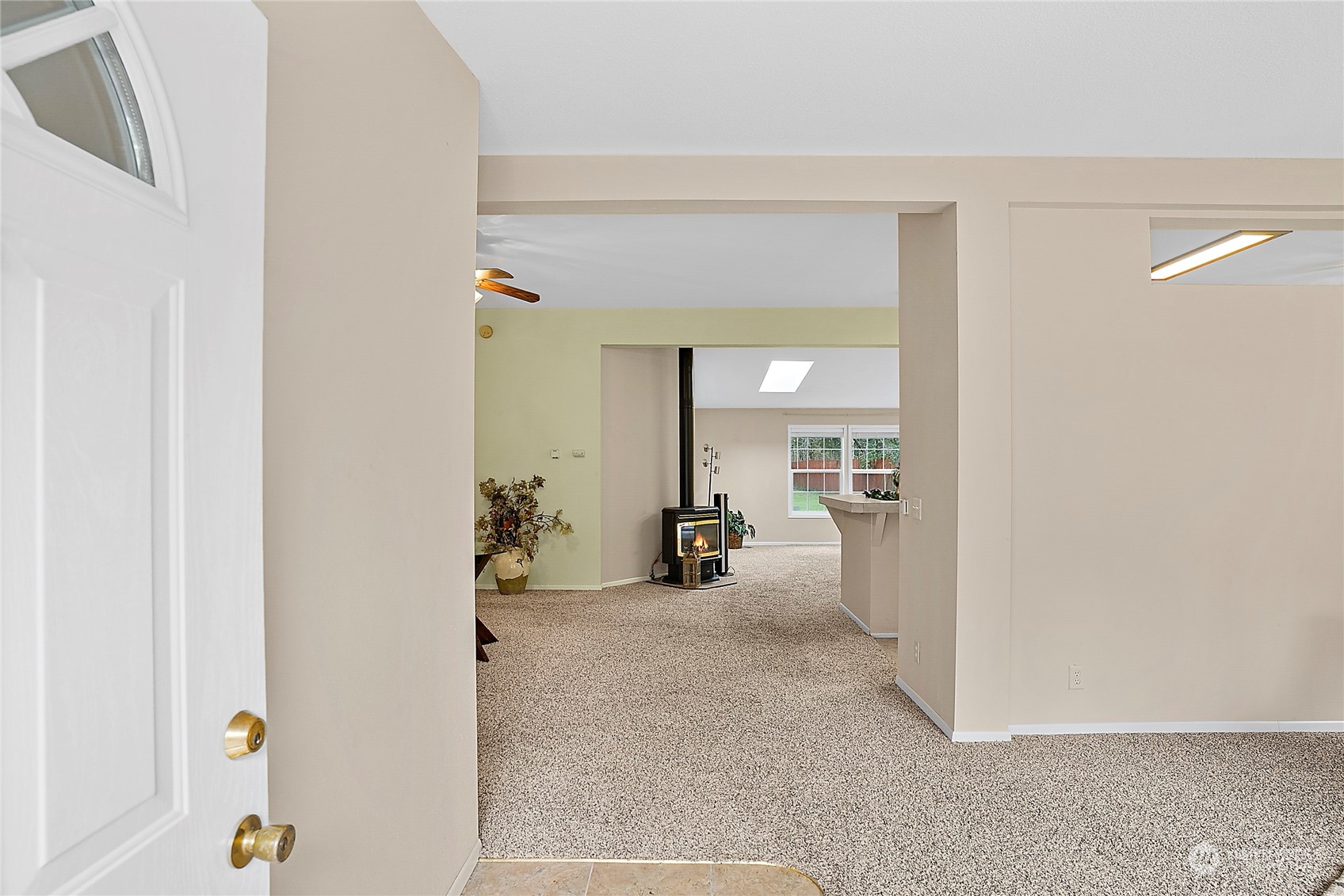1230 East Jared Road Shelton, WA 98584 - Photo 8 of 40 a view of a livingroom and a hallway