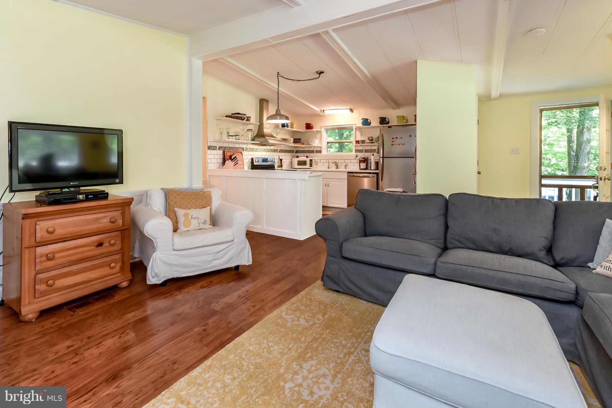 45 Bayview Road Chesapeake City, MD 21915 - Photo 4 of 24 Living Room
