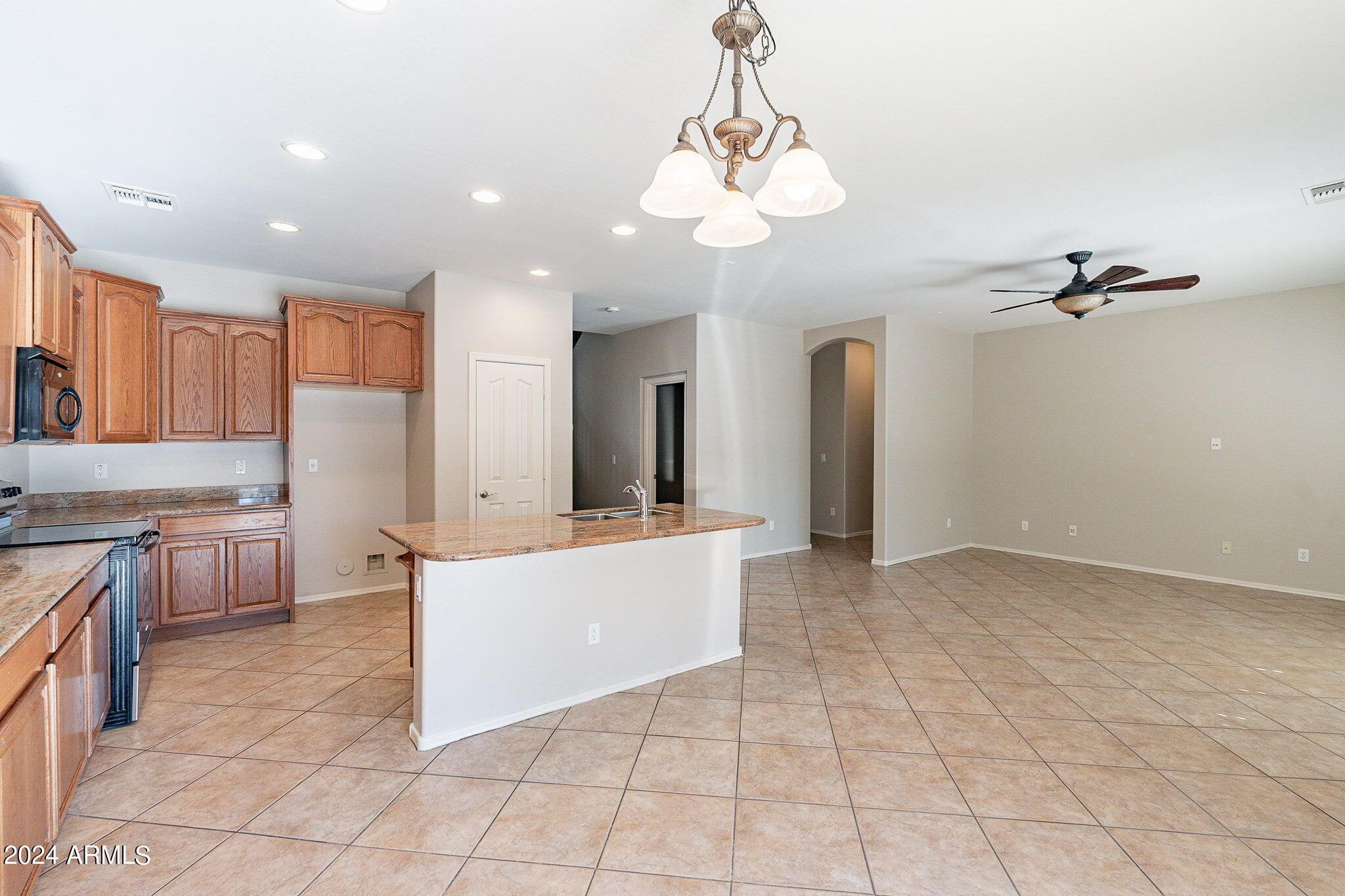 6945 West Beverly Road Laveen, AZ 85339 - Photo 4 of 34 69-web-or-mls-Beverly-4 (2)