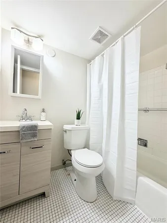 $925 | 7500 Morgan Ford Road, Unit 1A, St. Louis, MO 63116