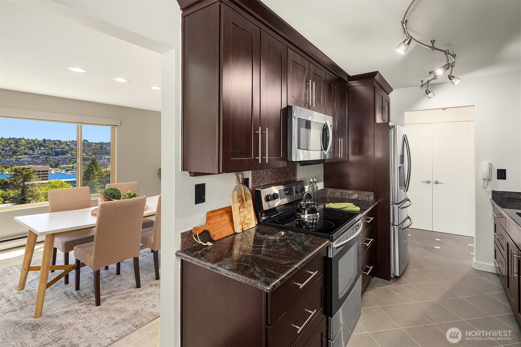 1234 Taylor Avenue North, Unit 401 Seattle, WA 98109 - Photo 12 of 27
