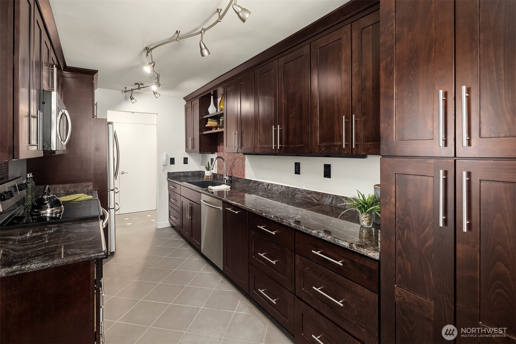 1234 Taylor Avenue North, Unit 401 Seattle, WA 98109 - Photo 14 of 27
