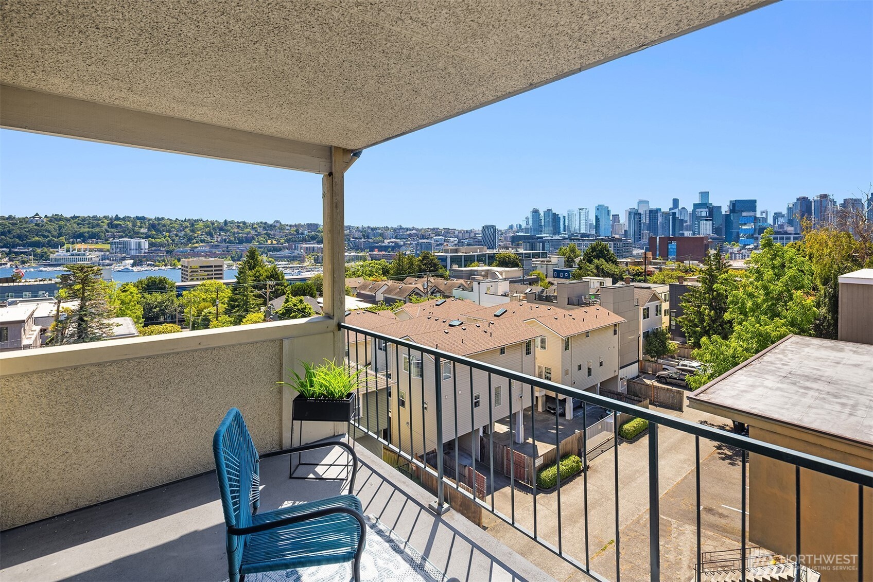 1234 Taylor Avenue North, Unit 401 Seattle, WA 98109 - Photo 9 of 27