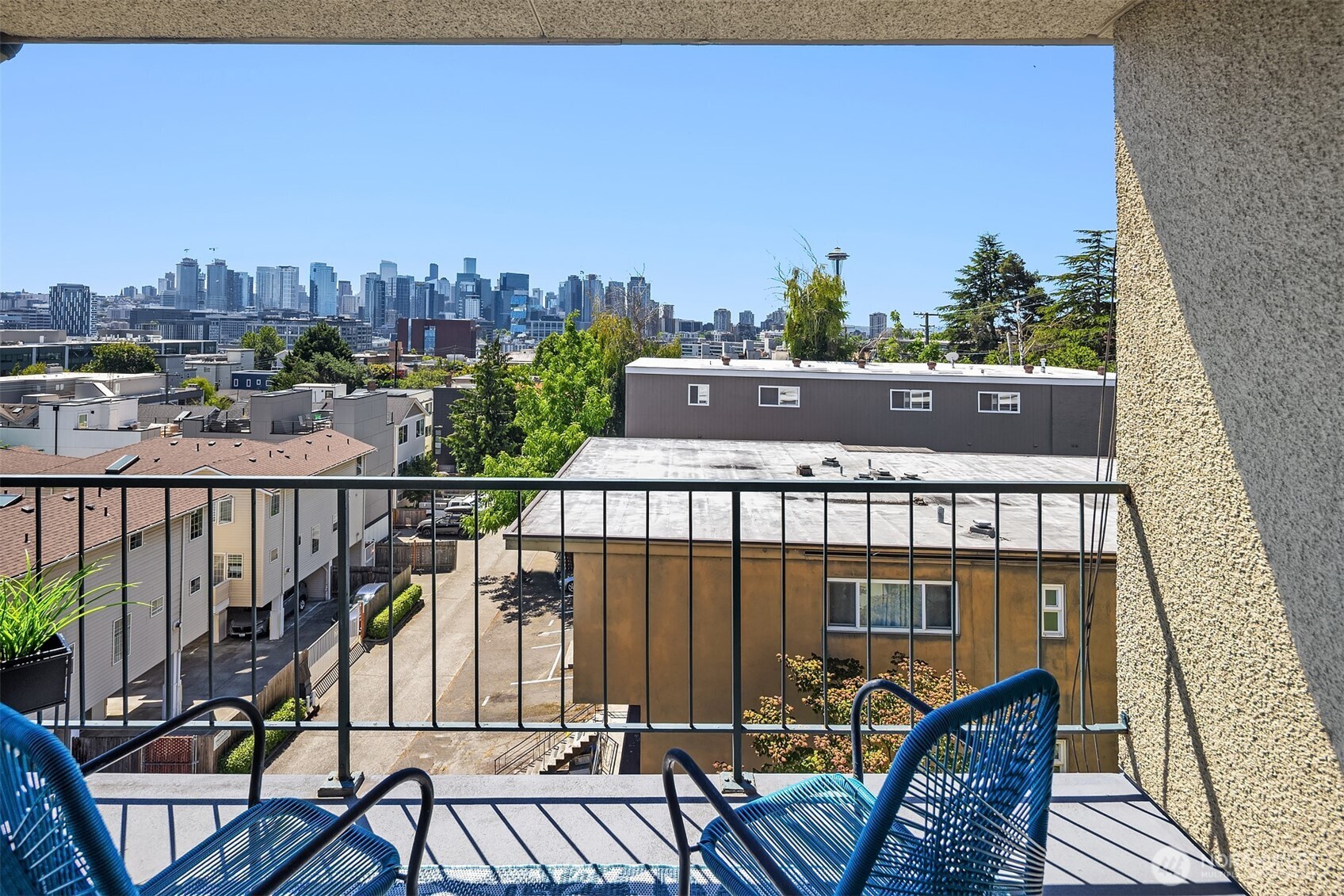 1234 Taylor Avenue North, Unit 401 Seattle, WA 98109 - Photo 10 of 27