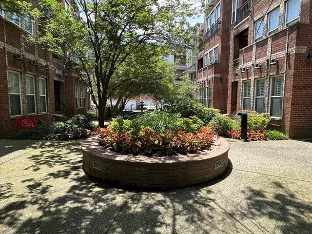 $2,195 | 75 Shoemaker Court, Unit 304, Memphis, TN 38103