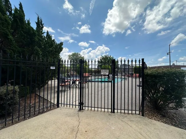 $2,195 | 75 Shoemaker Court, Unit 304, Memphis, TN 38103