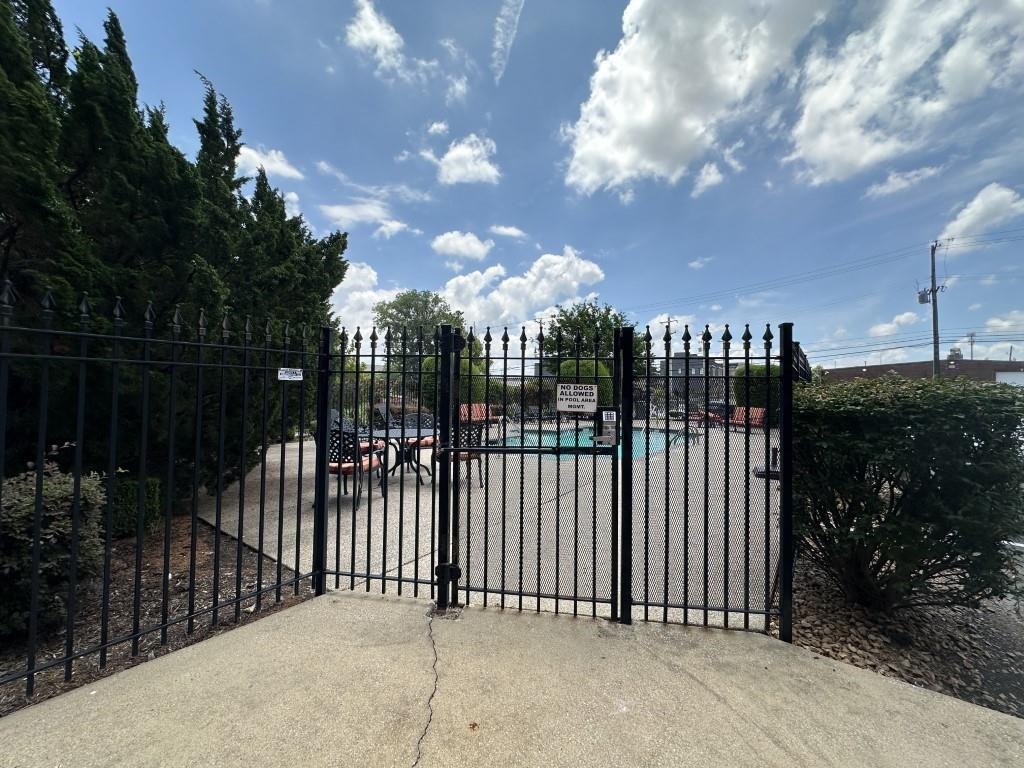 75 Shoemaker Court, Unit 304 Memphis, TN 38103 - Photo 25 of 25 View of gate