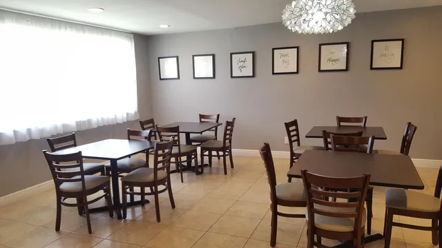 $1,650 | 421 Northeast 1st Street, Unit 211, Hallandale Beach, FL 33009