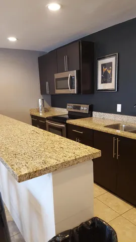 $1,650 | 421 Northeast 1st Street, Unit 211, Hallandale Beach, FL 33009