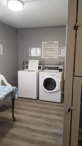 $1,650 | 421 Northeast 1st Street, Unit 211, Hallandale Beach, FL 33009