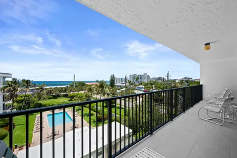 $875,000 | 1045 Ocean Drive, Unit 503, Juno Beach, FL 33408