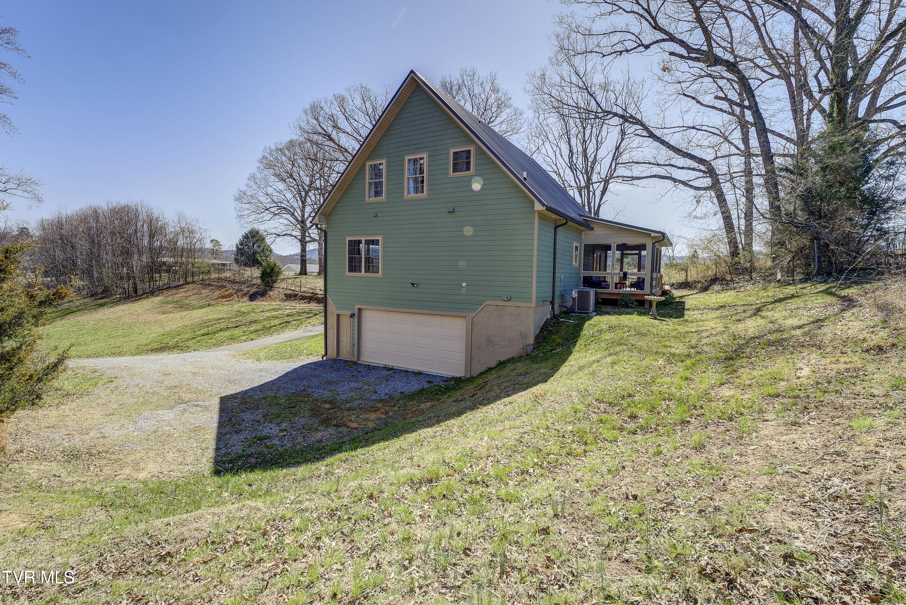 137 Unaka View Road Johnson City, TN 37601 - Photo 17 of 72 UNakaView-54