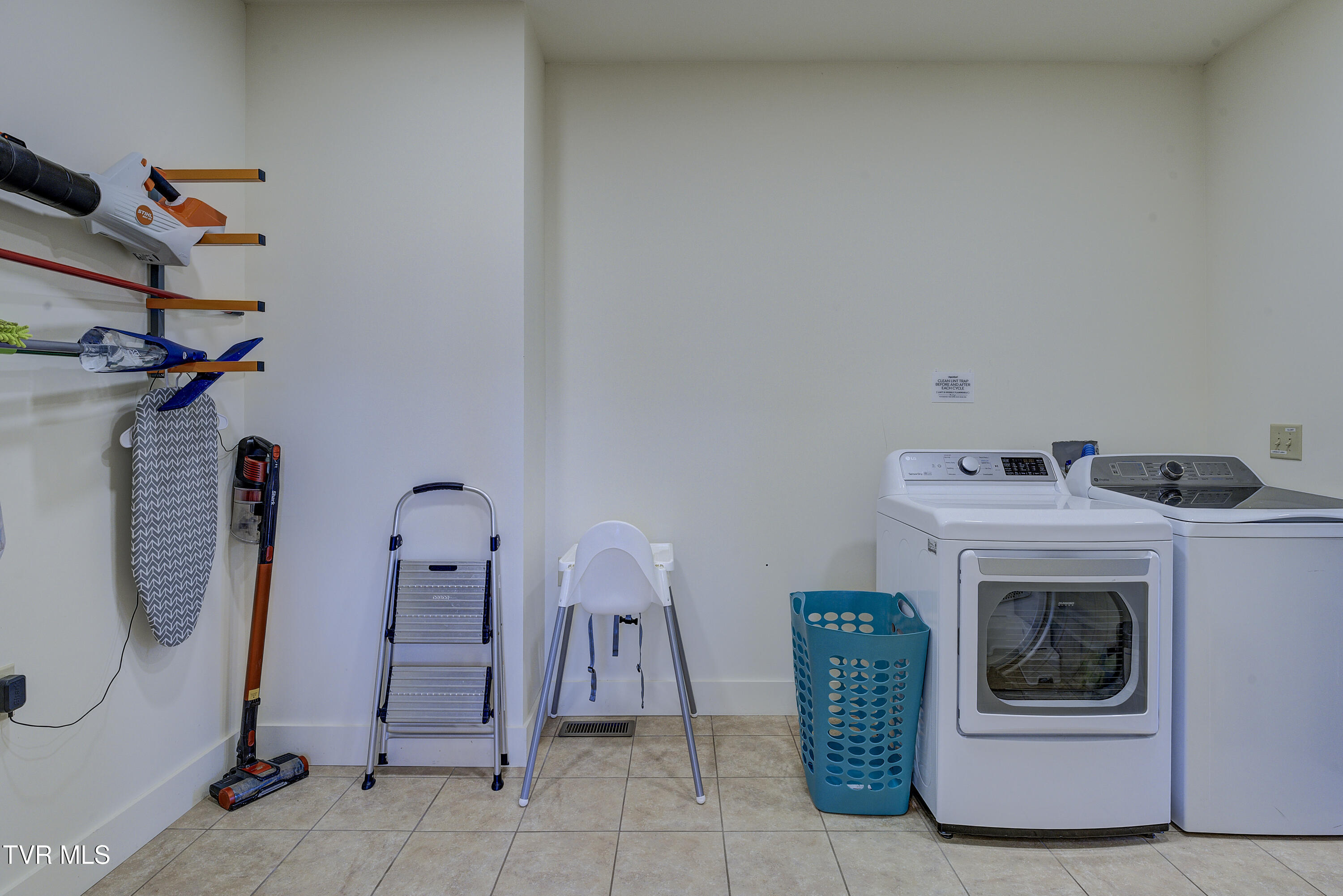 137 Unaka View Road Johnson City, TN 37601 - Photo 32 of 72 UNakaView-13