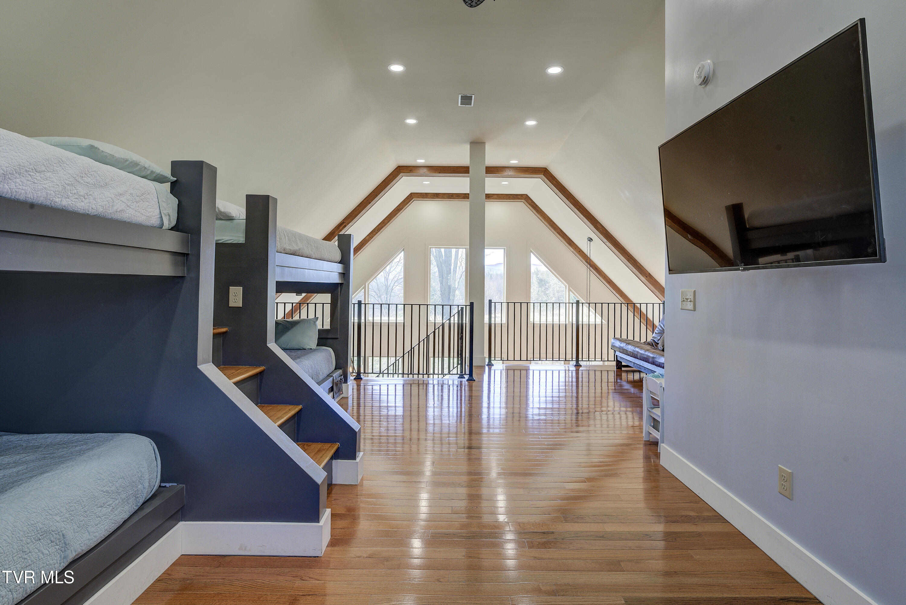 137 Unaka View Road Johnson City, TN 37601 - Photo 47 of 72 UNakaView-28