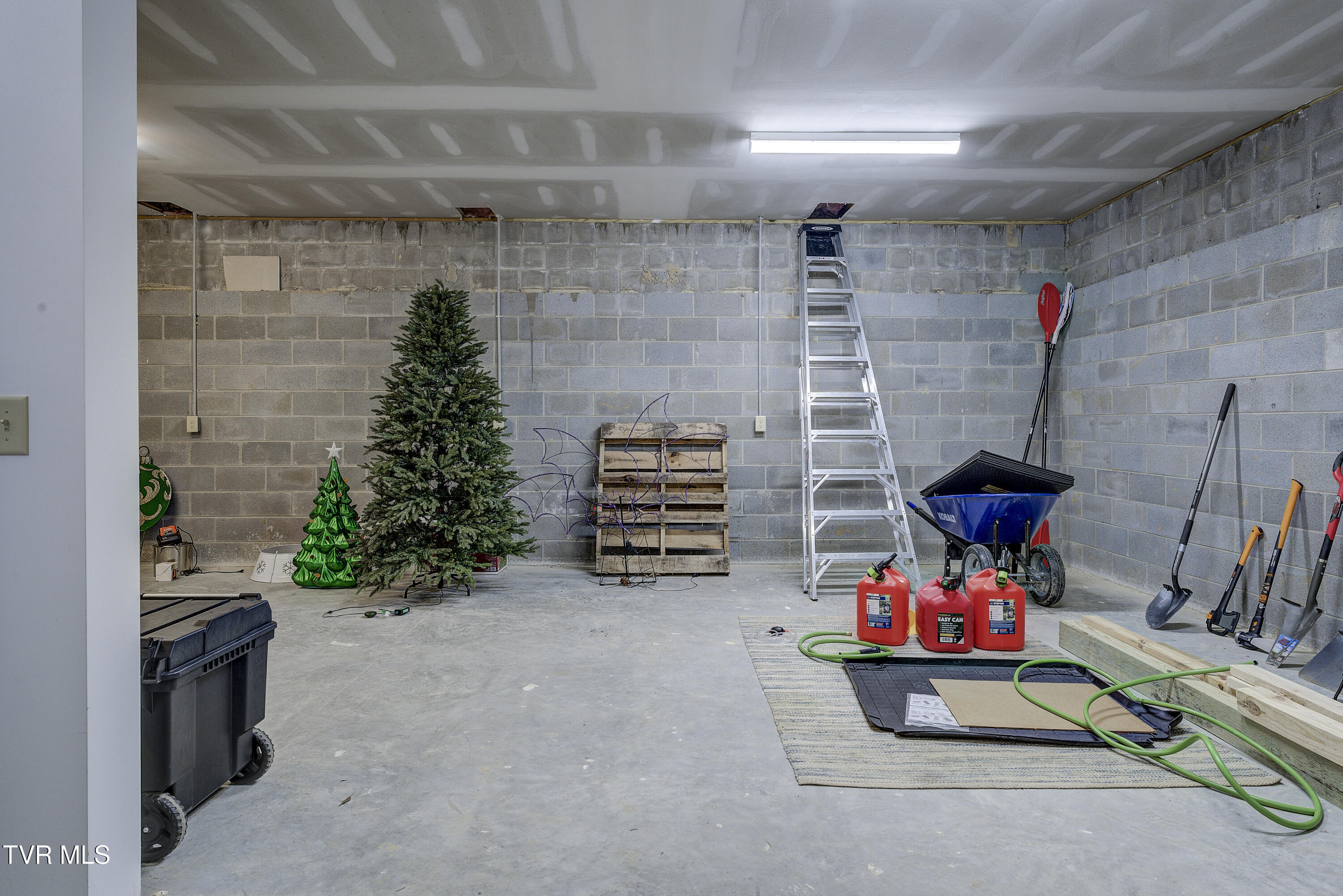 137 Unaka View Road Johnson City, TN 37601 - Photo 56 of 72 UNakaView-37