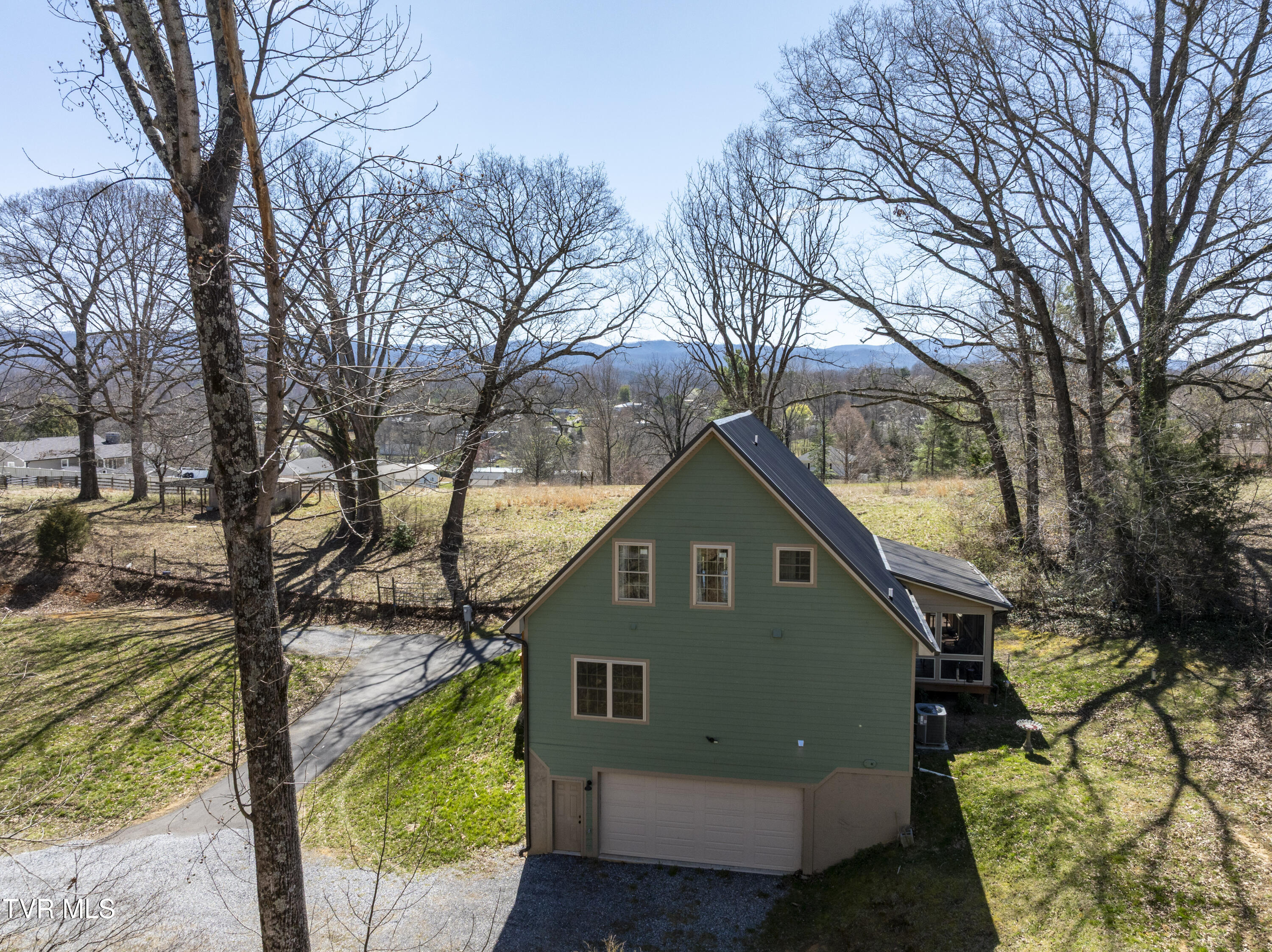 137 Unaka View Road Johnson City, TN 37601 - Photo 60 of 72 UnakaView-aerials-3