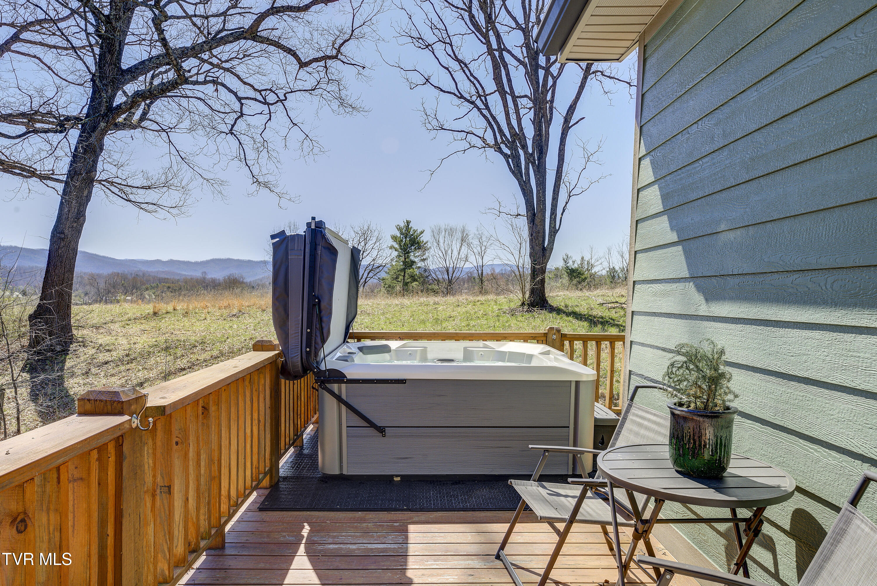 137 Unaka View Road Johnson City, TN 37601 - Photo 8 of 72 UNakaView-45