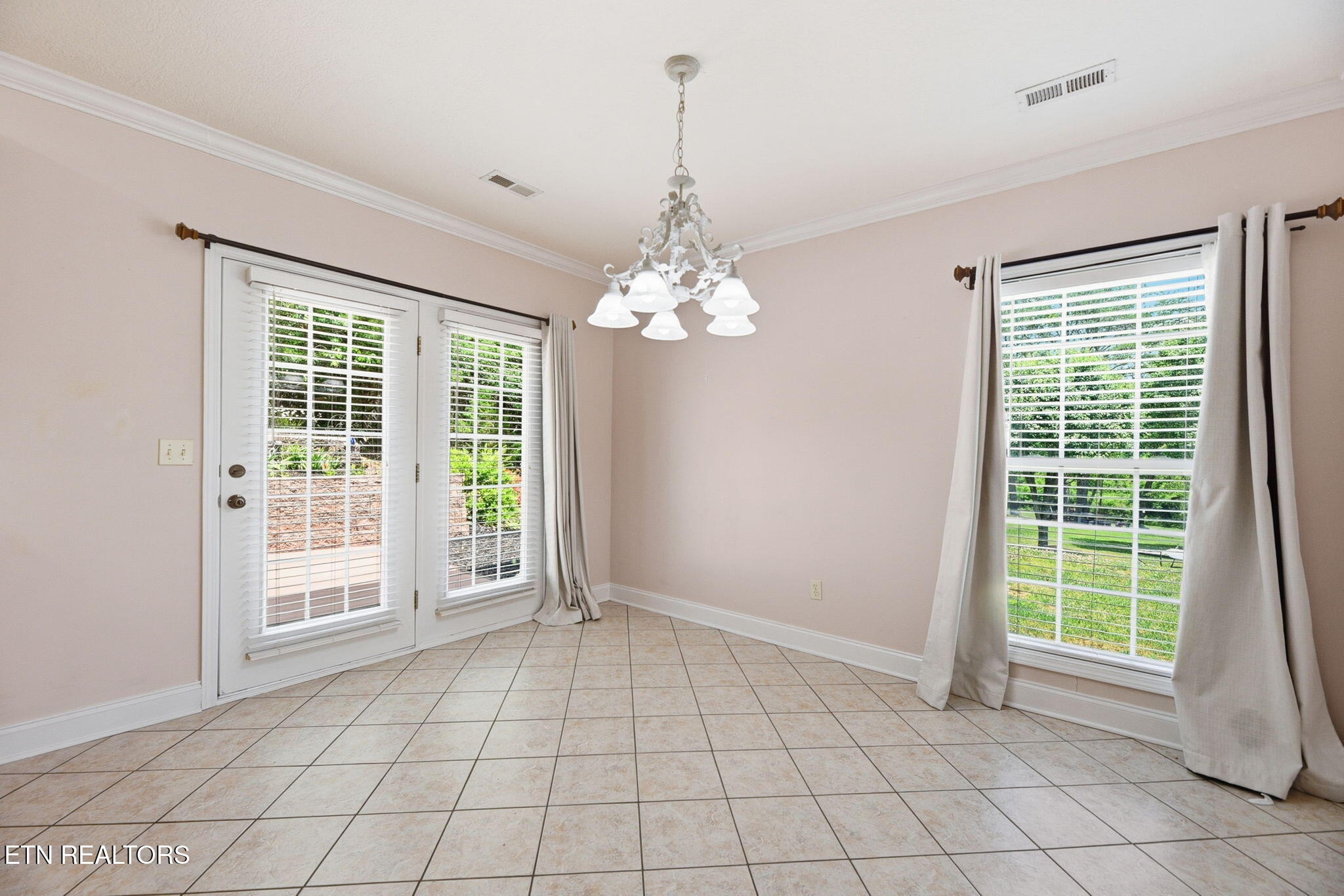 221 Sweetgum Lane Oak Ridge, TN 37830 - Photo 12 of 38 11-web-or-mls-DSC_9612