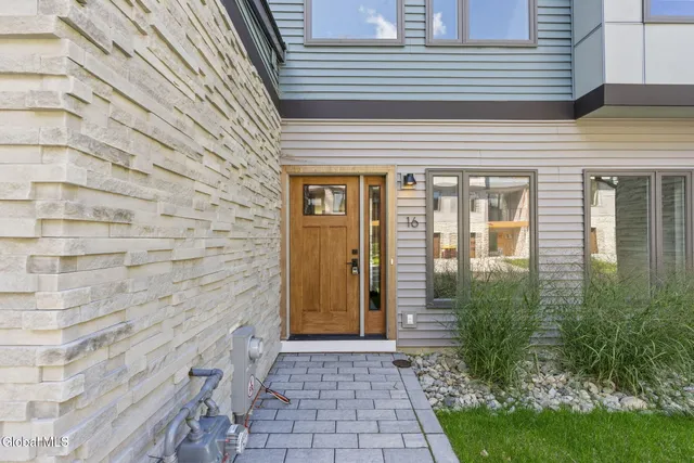 $740,000 | 16 Footpath Way, Lake George, NY 12845