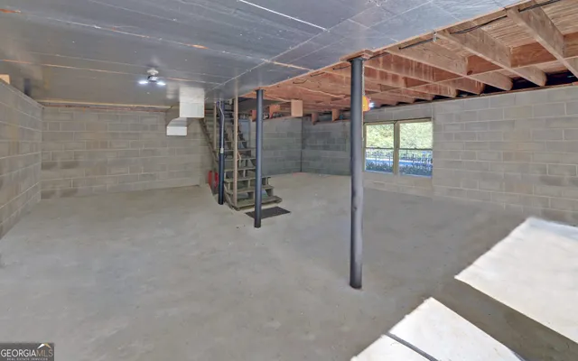 a view of an outdoor space and a yard