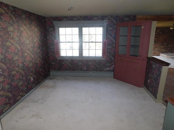 16 Crestwood Road Leicester, MA 01524 - Photo 7 of 12 Gallery Image 7
