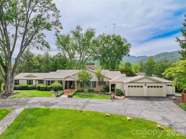 $1,795,000 | 142 Country Club Drive, Waynesville, NC 28786