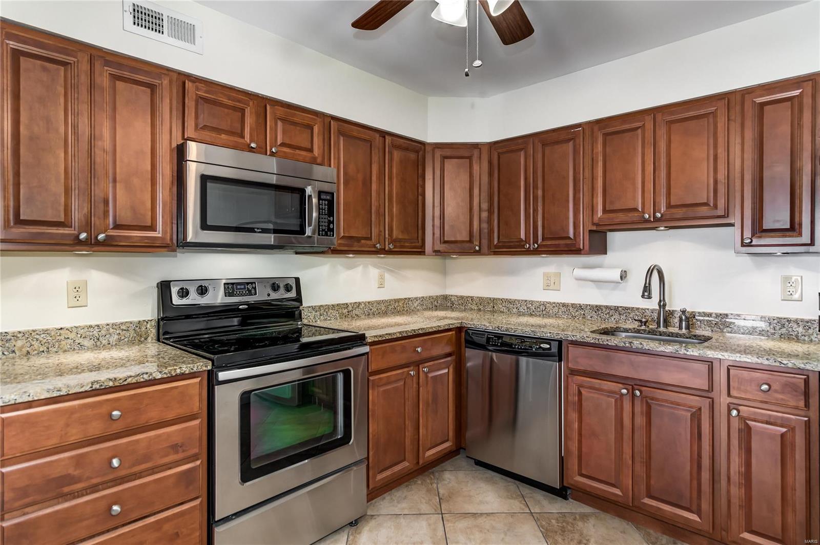 708 Ridgeside Drive, Unit K Ballwin, MO 63021 - Photo 3 of 18 Gallery Image 3