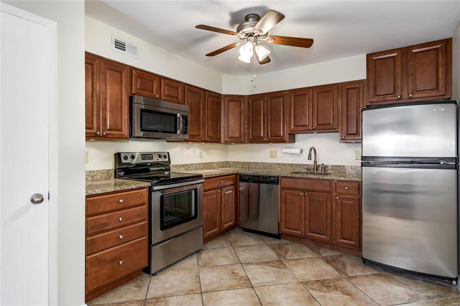 708 Ridgeside Drive, Unit K Ballwin, MO 63021 - Photo 4 of 18 Gallery Image 4