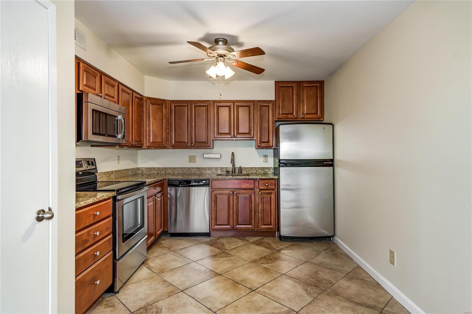 708 Ridgeside Drive, Unit K Ballwin, MO 63021 - Photo 5 of 18 Gallery Image 5
