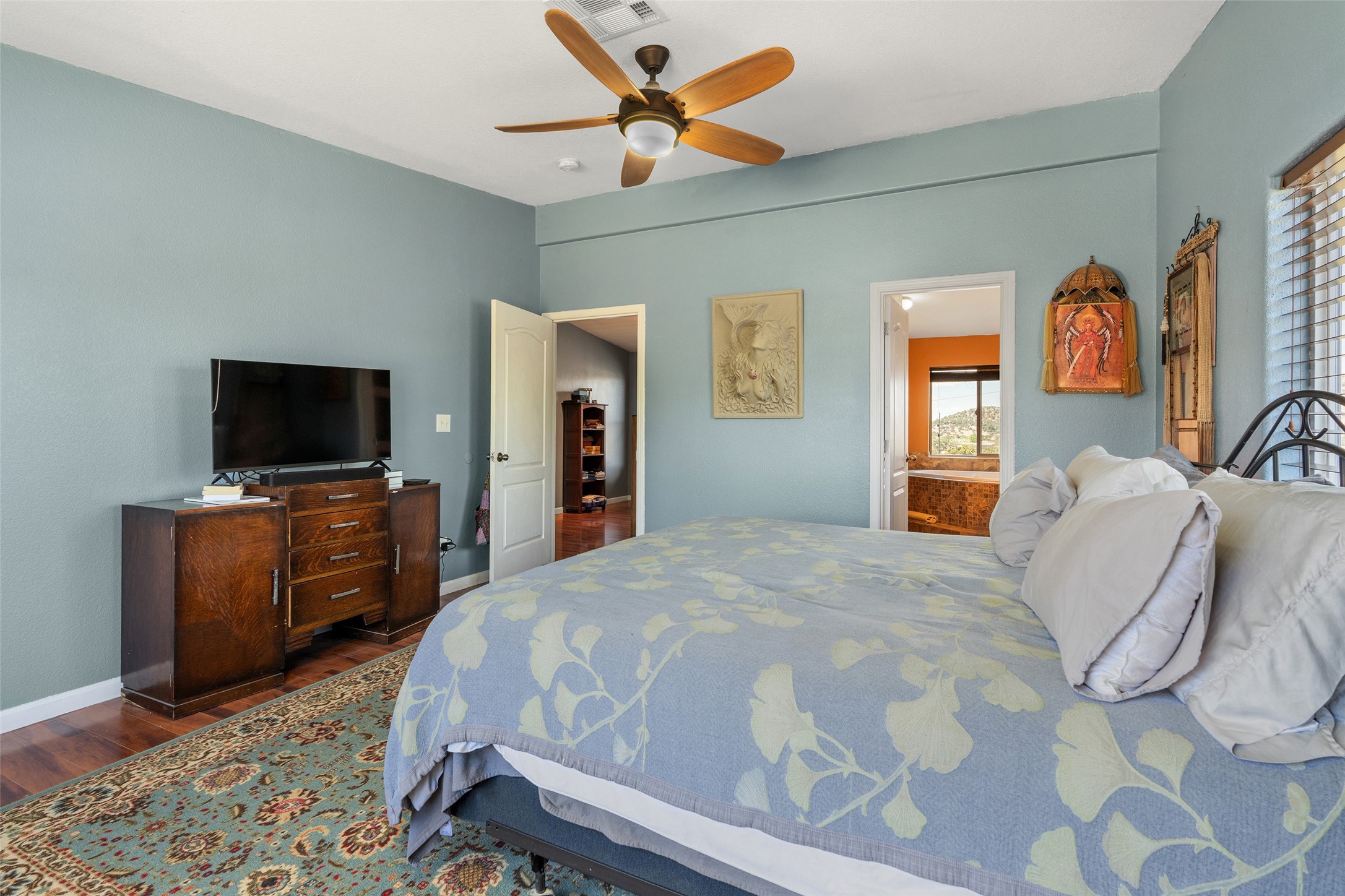 12 Apache Ridge Road Santa Fe, NM 87505 - Photo 30 of 69 primary bedroom