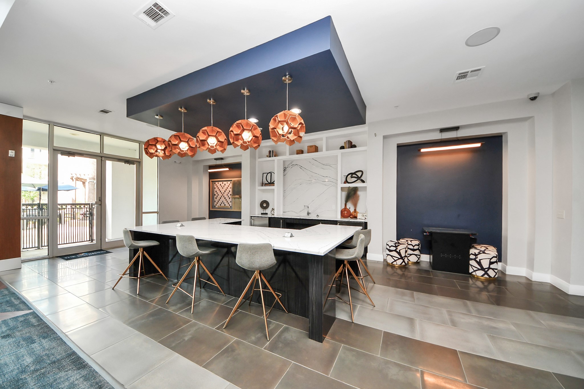 5455 Richmond Avenue, Unit 4086 Houston, TX 77056 - Photo 24 of 50 a dining room with a table and chairs