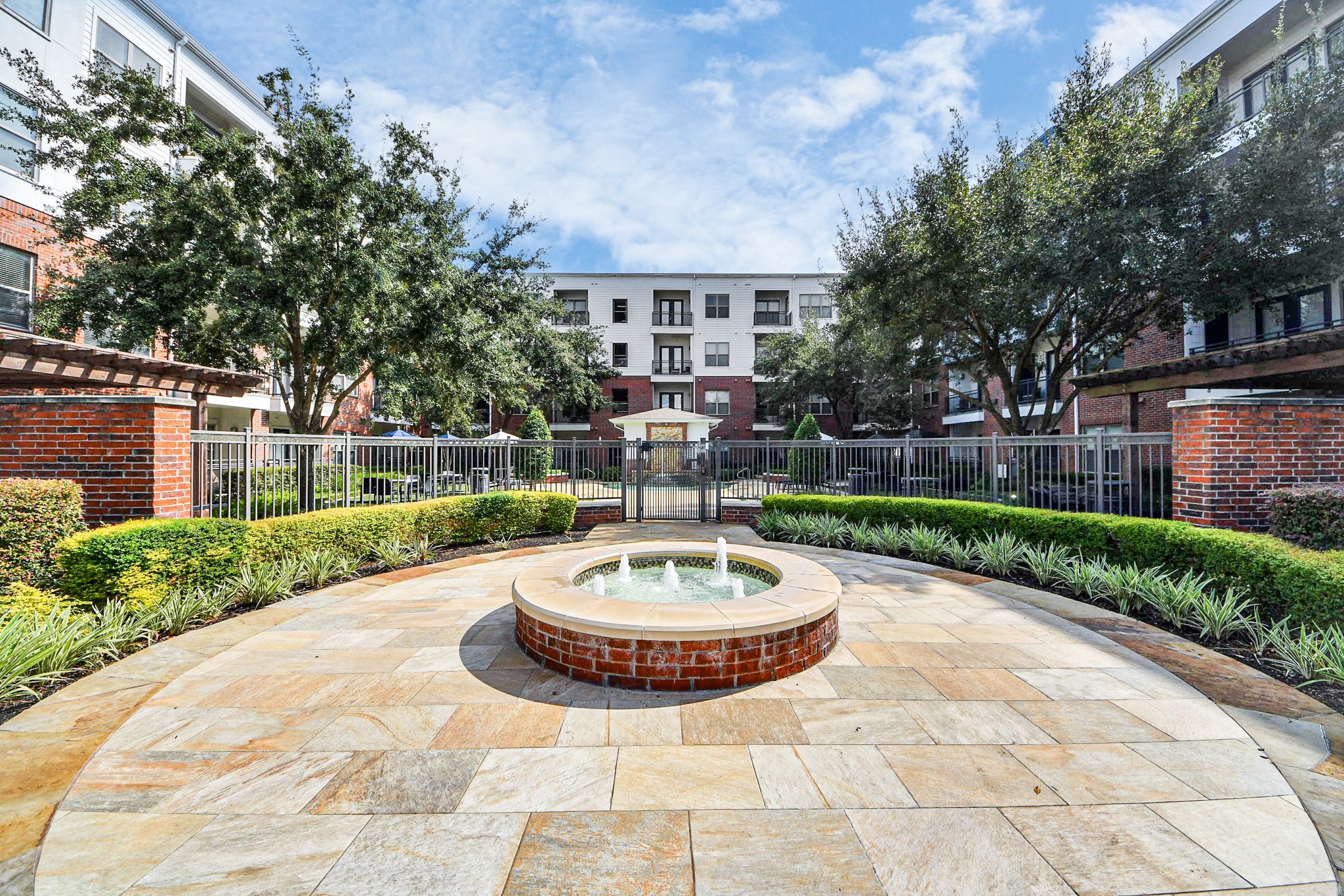 5455 Richmond Avenue, Unit 4086 Houston, TX 77056 - Photo 26 of 50 a view of a white and brick walls