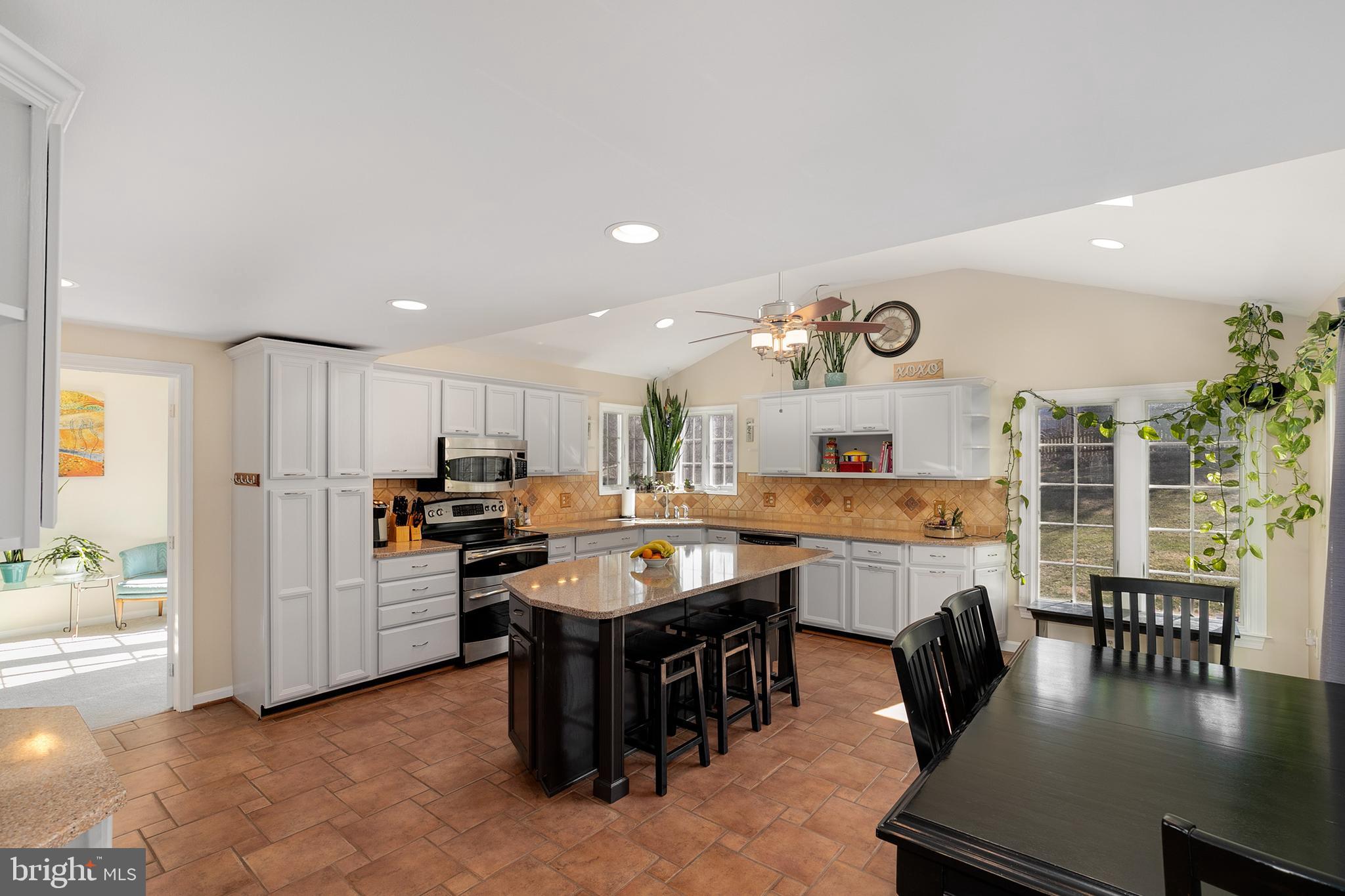 10432 Carlyn Ridge Road Damascus, MD 20872 - Photo 5 of 28 Gallery Image 5