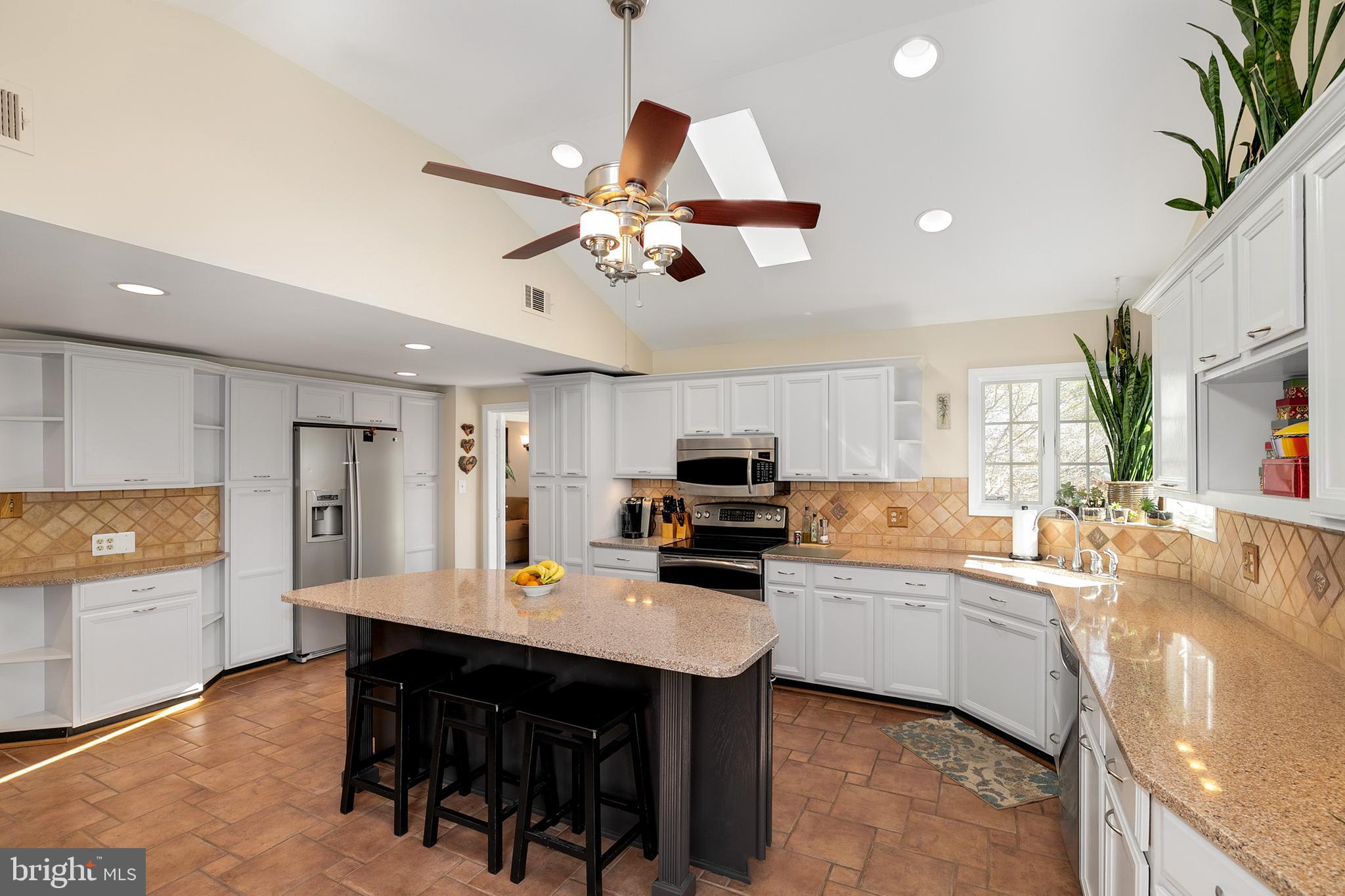 10432 Carlyn Ridge Road Damascus, MD 20872 - Photo 6 of 28 Gallery Image 6