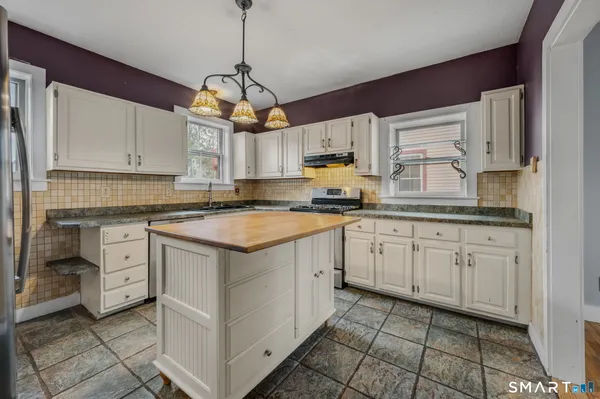 $399,900 | 20 Starr Street, New London, CT 06320