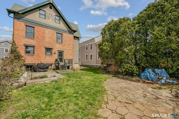 $399,900 | 20 Starr Street, New London, CT 06320