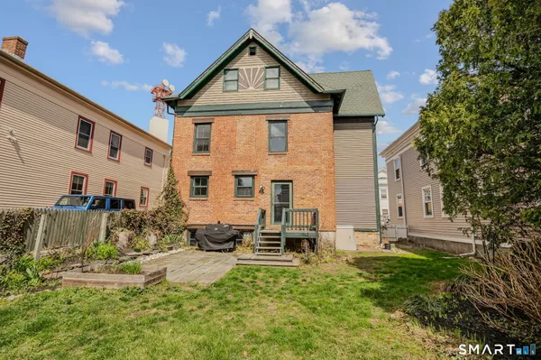 $399,900 | 20 Starr Street, New London, CT 06320