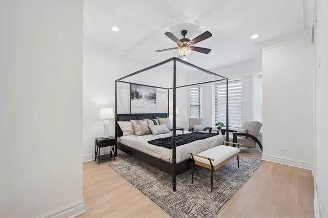 $1,299,900 | 515 East Oakwood Boulevard, Chicago, IL 60653